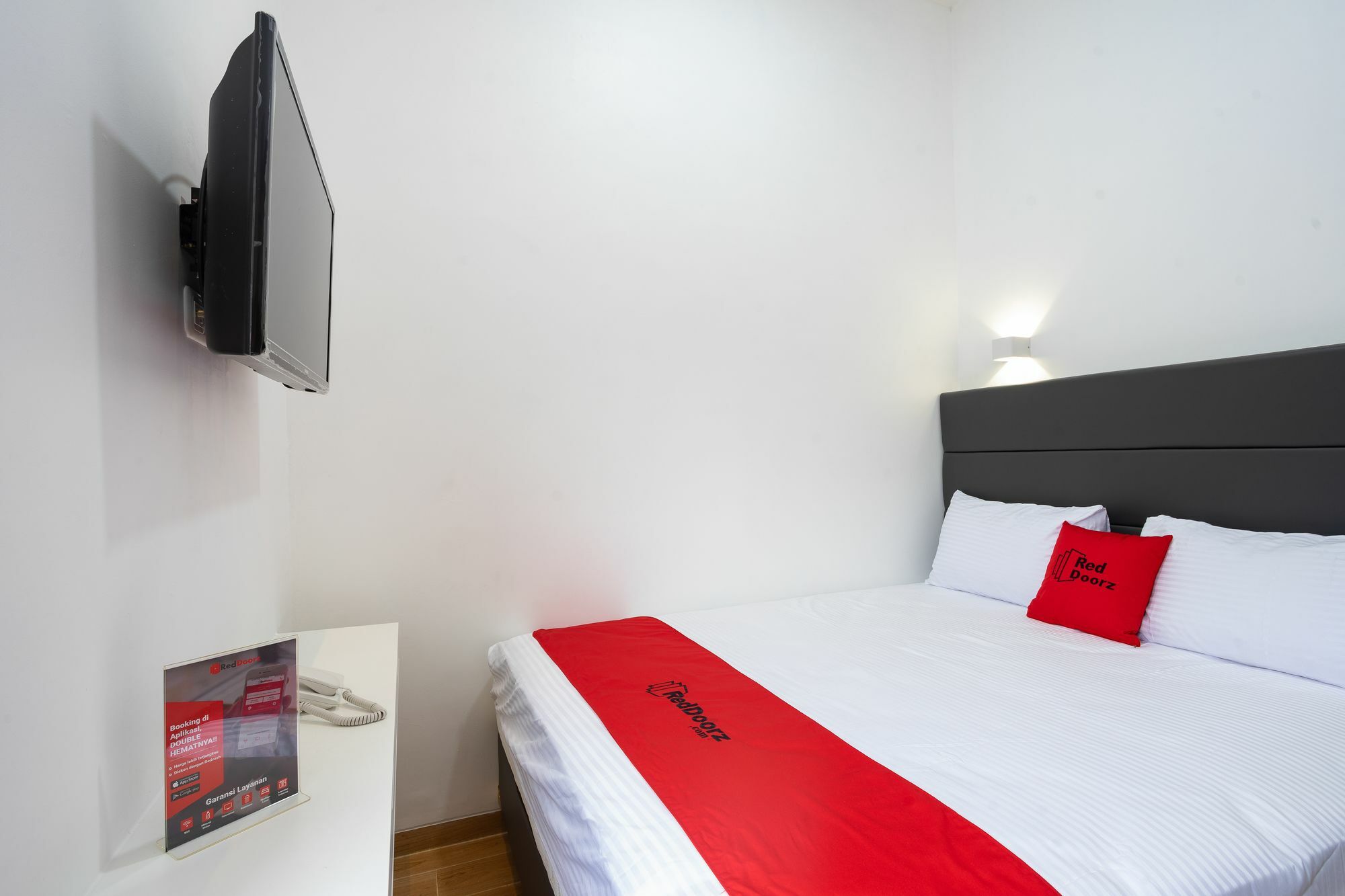 เรดดอร์ซ พลัส แอท ดาเนา ซุนเตอร์ อุตรา Hotel จาการ์ตา ภายนอก รูปภาพ