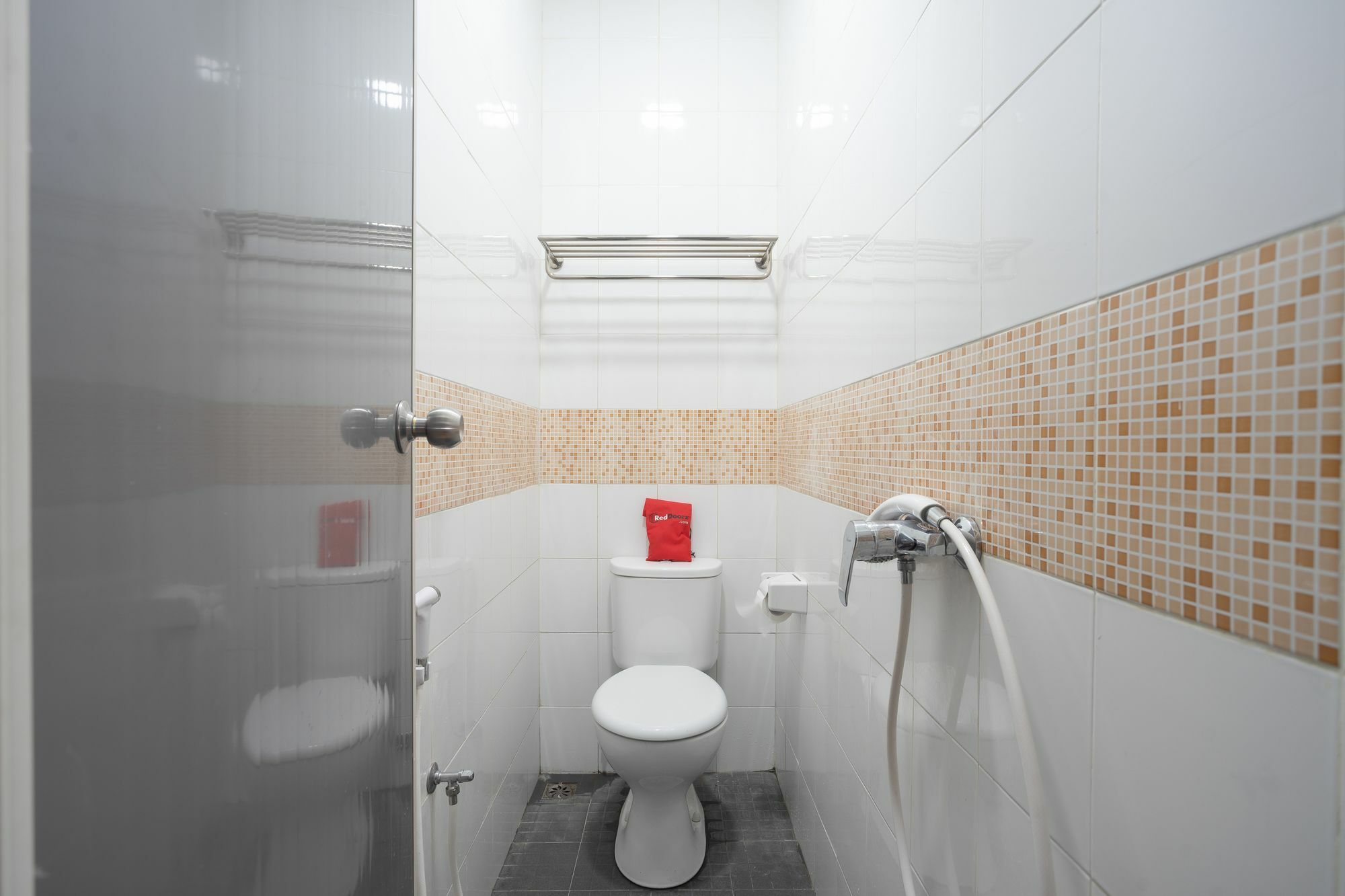 เรดดอร์ซ พลัส แอท ดาเนา ซุนเตอร์ อุตรา Hotel จาการ์ตา ภายนอก รูปภาพ